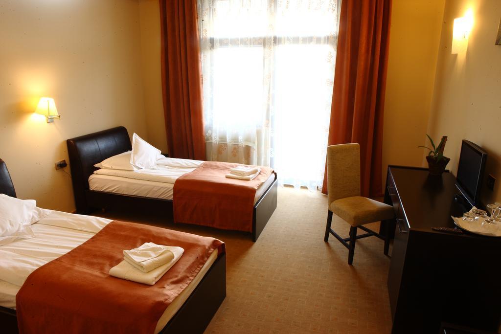 Hotel Transilvania Zalau Exterior photo
